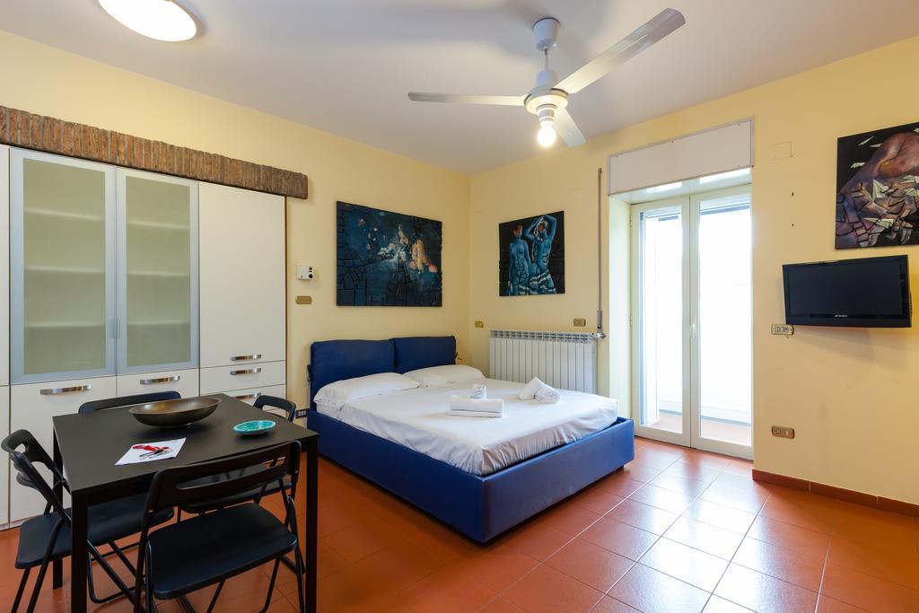 Ferienwohnung Amedeo Savoia - Bh 49 Neapel Exterior foto